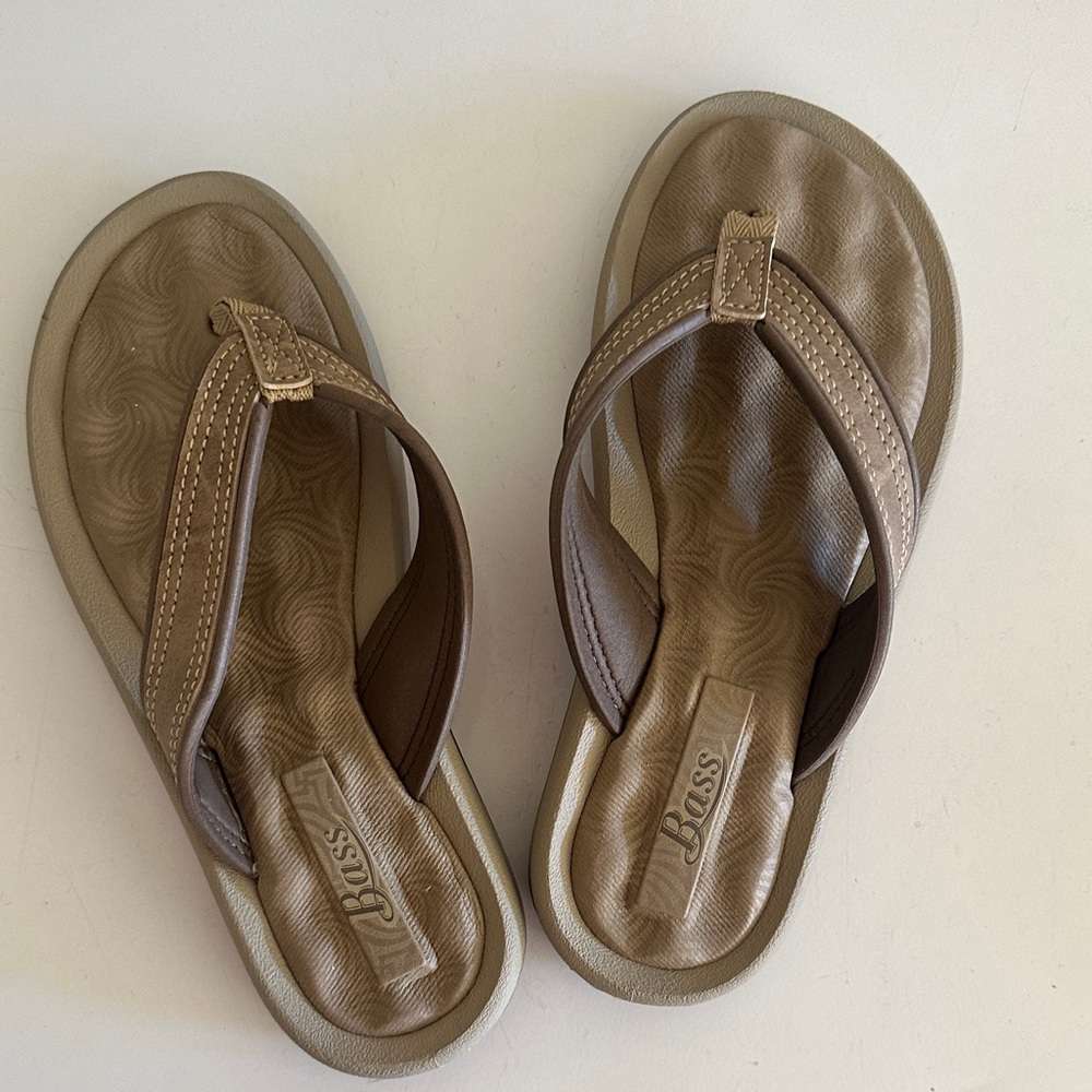 Bass Tan Sandals
